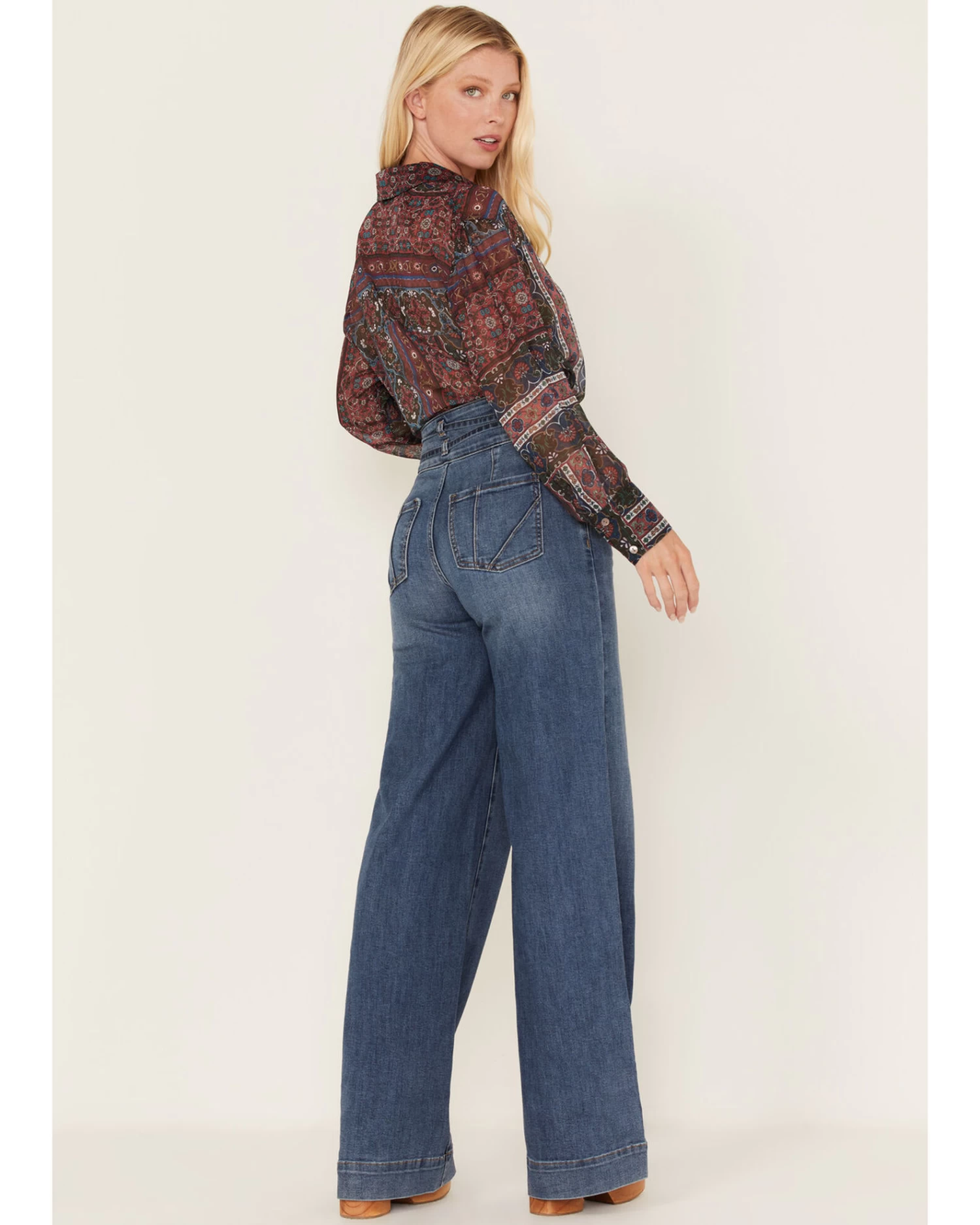 Shyanne Women's Medium Wash High Rise Belted Trouser Wide Jeans - Image 3