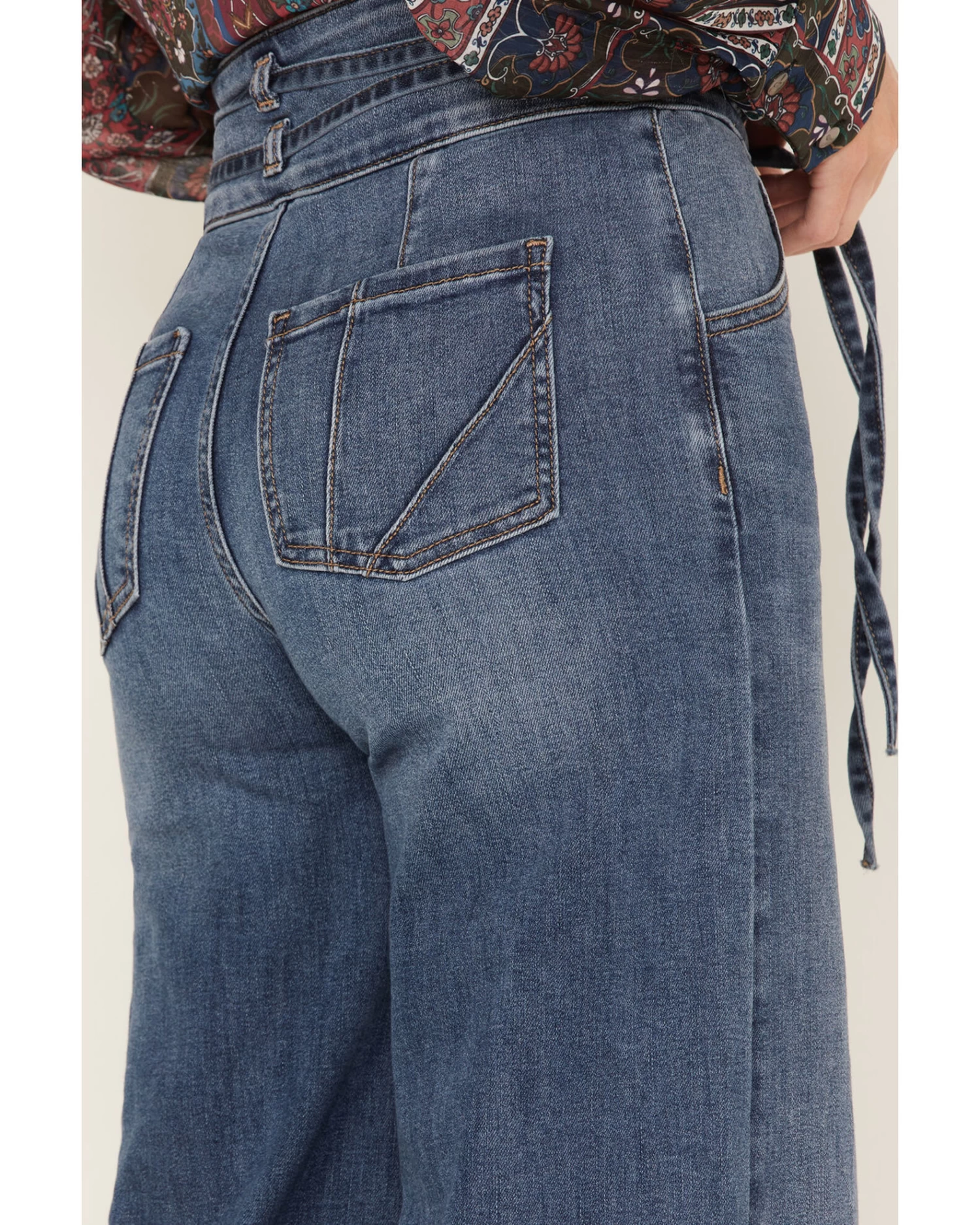 Shyanne Women's Medium Wash High Rise Belted Trouser Wide Jeans - Image 4